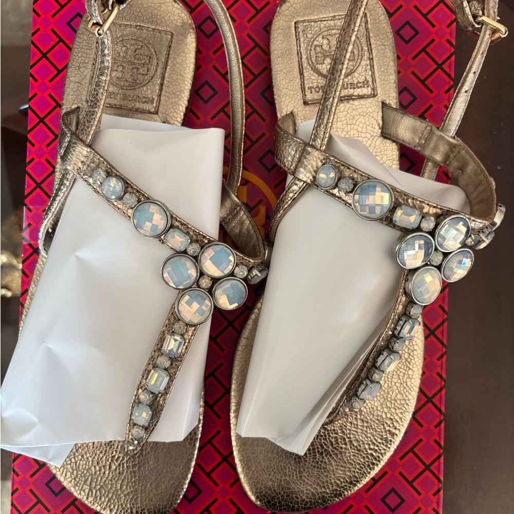 Tory Burch Elegant Gold leather Sandals with Gem Accents - Picture 5 of 8